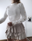 biały sweterek z napami 12
