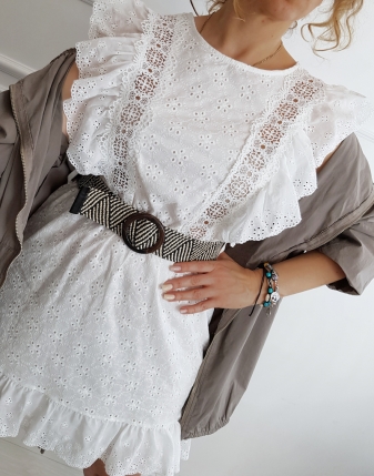 SUKIENKA LETNIA Z HAFTOWANYMI RĘKAWAMI 1 sukienka damska dzianinowa bawełniana ecru z ażurowymi rękawami 14593