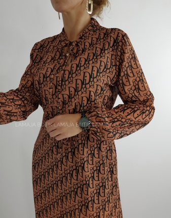 SUKIENKA  DIOR LA FEMME 2 damska brązowa sukienka midi z napisami Dior modna camel , stylizacje 6801