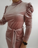 sukienka aksamitna z bufkami różowa